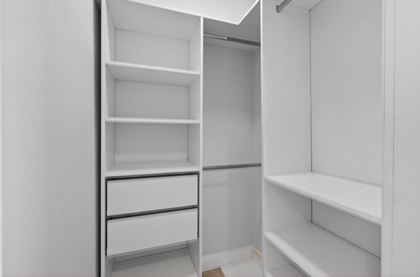 BRING YOUR BEST OFFERS. MOTIVATED SELLER! 3Br + Den(can be used - photo 29