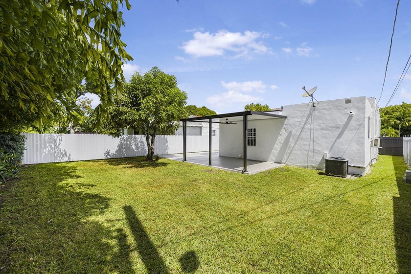 BRING YOUR BEST OFFERS. MOTIVATED SELLER! 3Br + Den(can be used - photo 33