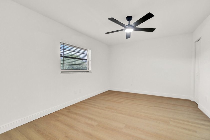 Enjoy effortless living in this beautifully updated 2 bedroom, 2 - photo 21