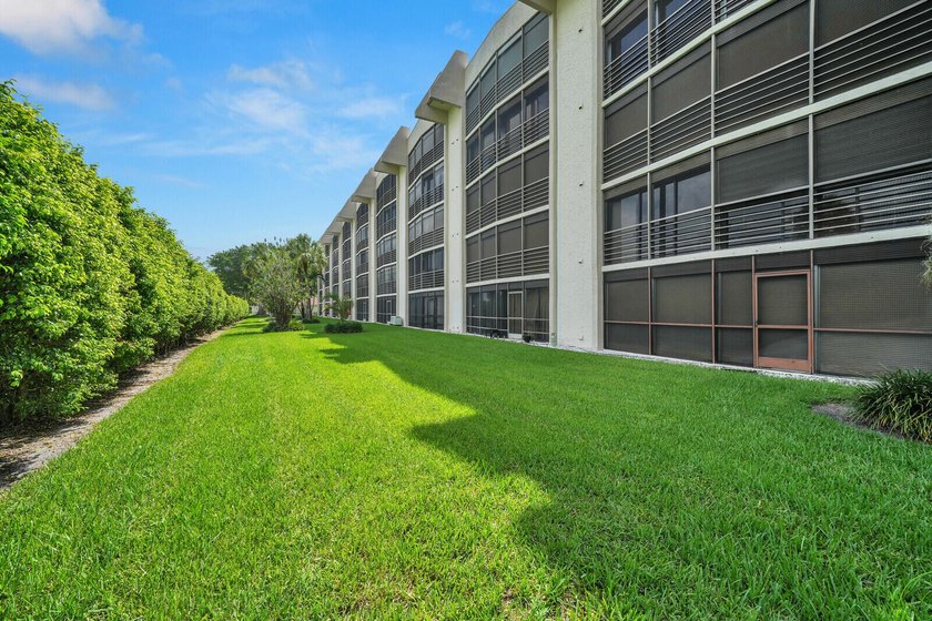 Enjoy effortless living in this beautifully updated 2 bedroom, 2 - photo 29