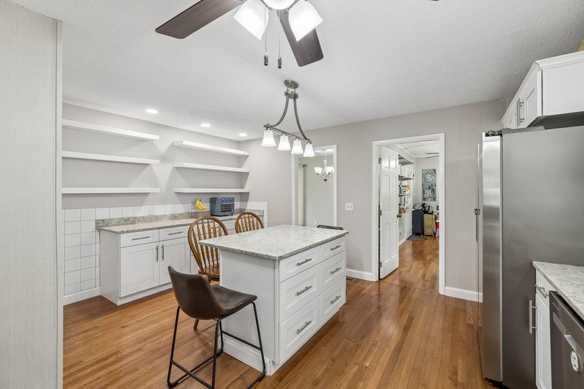 Spacious and versatile 4 bdr, 2.5 bath brick home situated on - photo 14