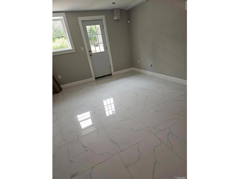 Completely Gut-Renovated. Everything New. Separate Apartment - photo 13