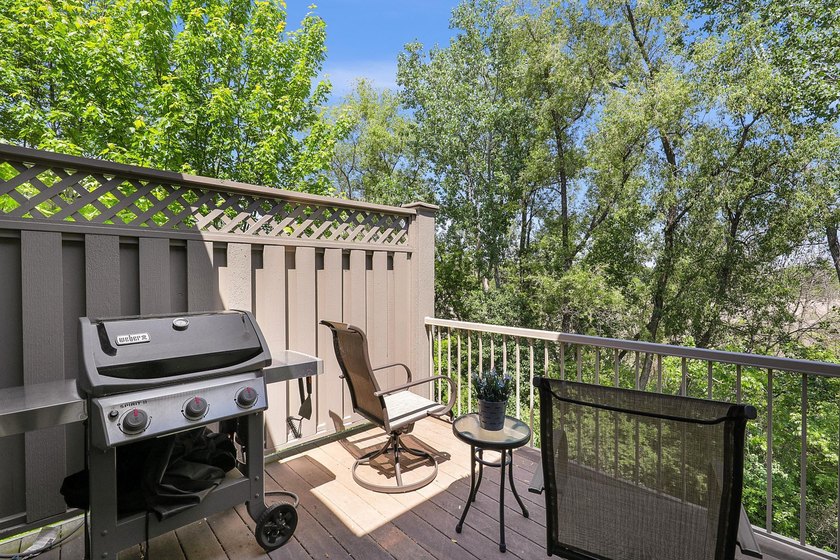 Live simply without sacrificing luxury in this supremely located - photo 17