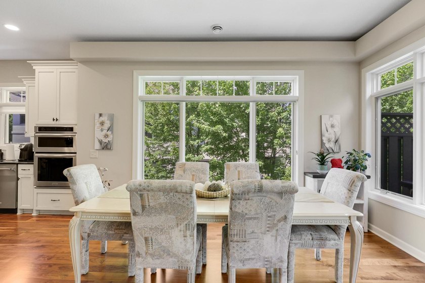 Live simply without sacrificing luxury in this supremely located - photo 19