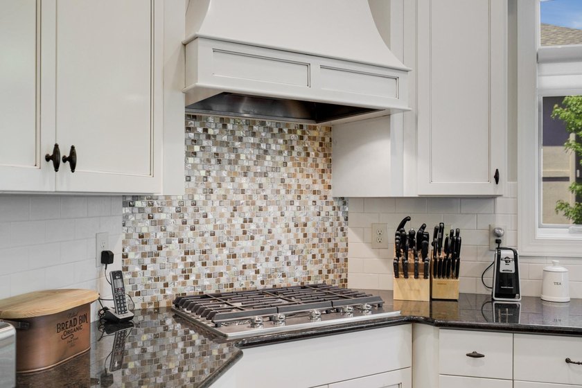 Live simply without sacrificing luxury in this supremely located - photo 23