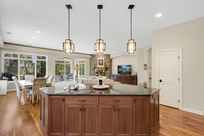 Live simply without sacrificing luxury in this supremely located - photo 24