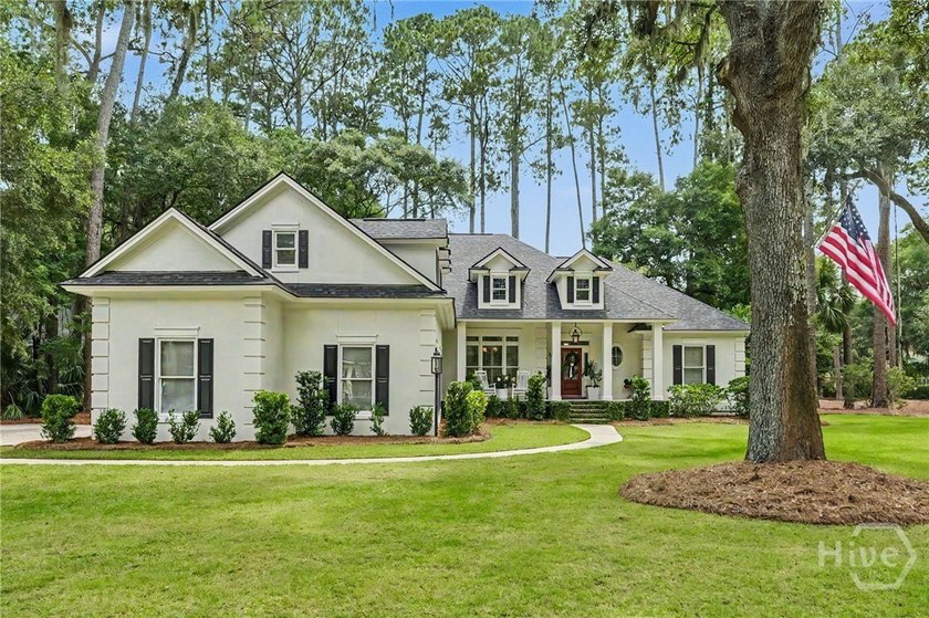 Enjoy luxury living inside and out. Positioned on an elevated - photo 3