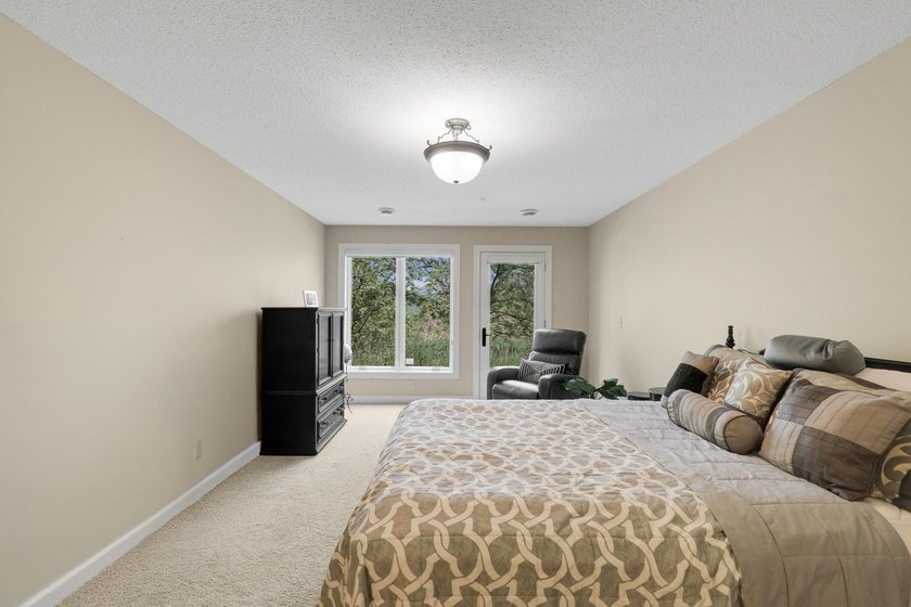 Live simply without sacrificing luxury in this supremely located - photo 47