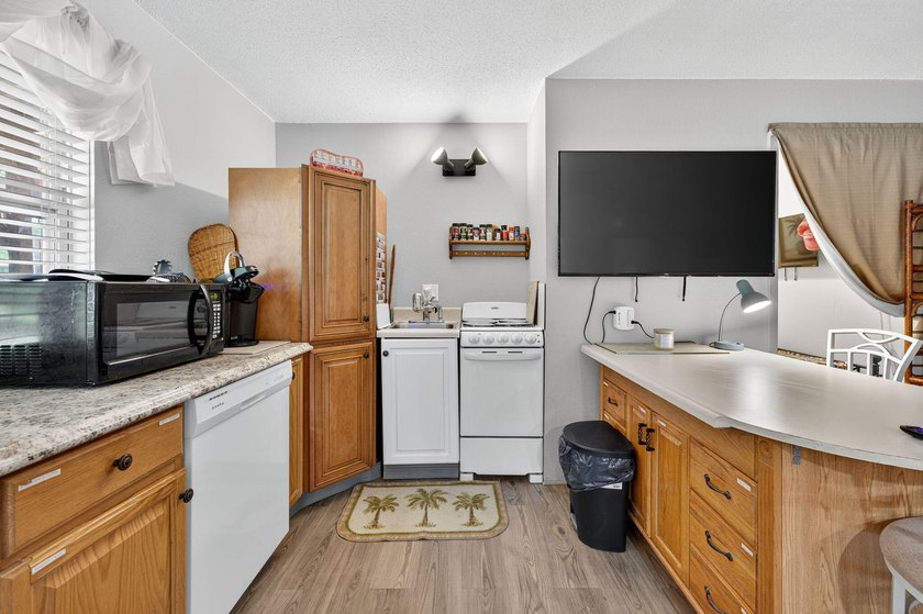 SHOWINGS BY APPOINTMENT ONLY. Discover a rare opportunity in the - photo 45