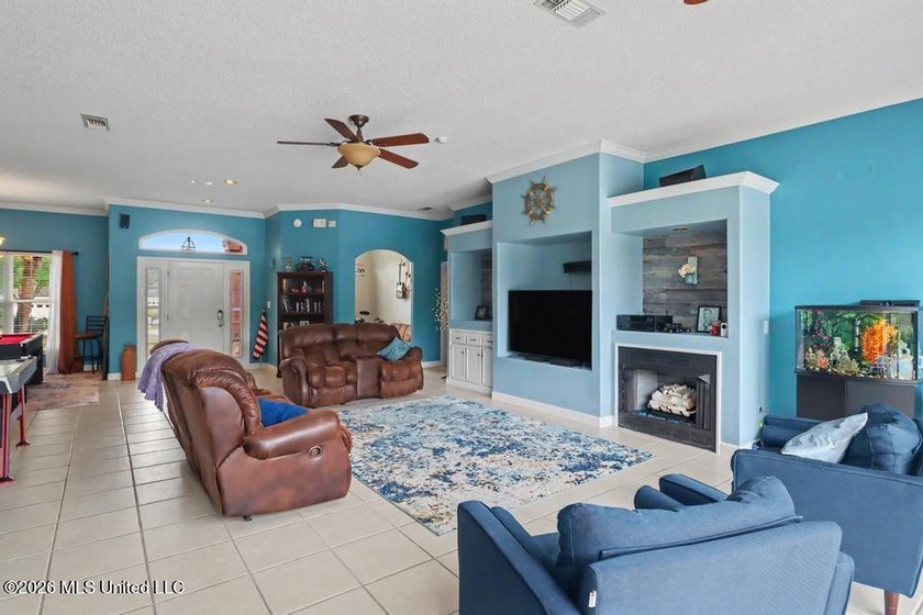 Beautiful home in the desirable Riverwalk Subdivision featuring - photo 17