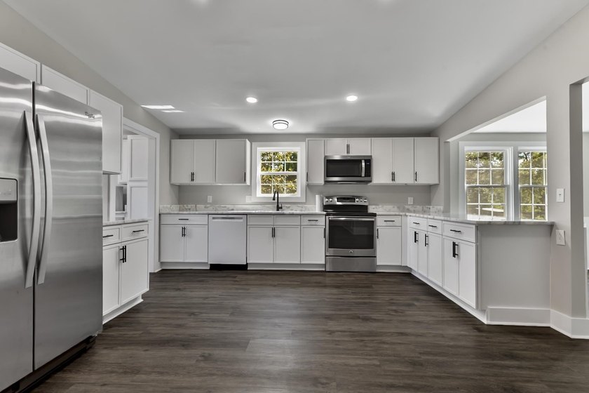Completely Renovated Home on your owned 1/2 Acre lot with No HOA - photo 14
