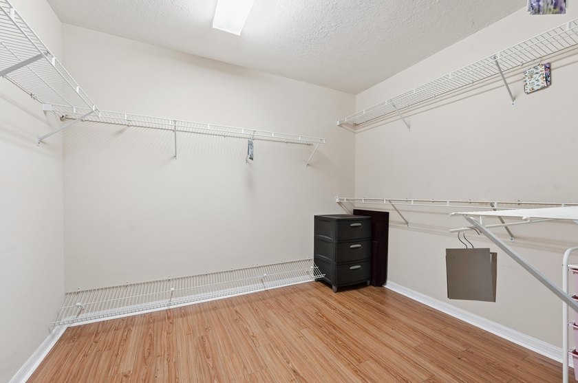 Welcoming double-door entry and open layout Bright kitchen - photo 18