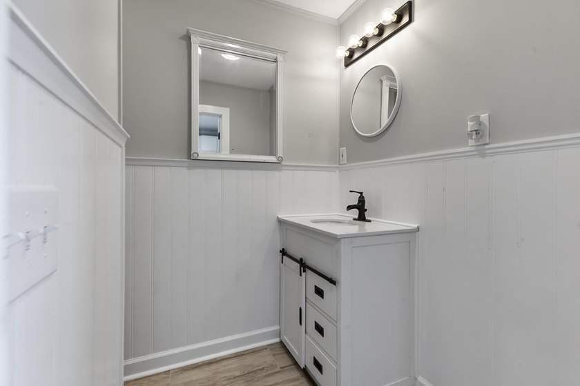 Completely Renovated Home on your owned 1/2 Acre lot with No HOA - photo 23