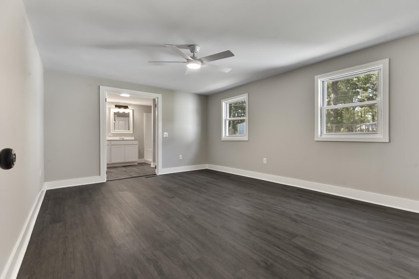 Completely Renovated Home on your owned 1/2 Acre lot with No HOA - photo 24