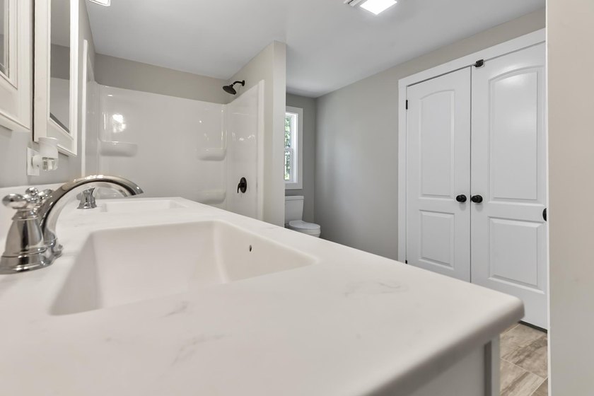 Completely Renovated Home on your owned 1/2 Acre lot with No HOA - photo 27