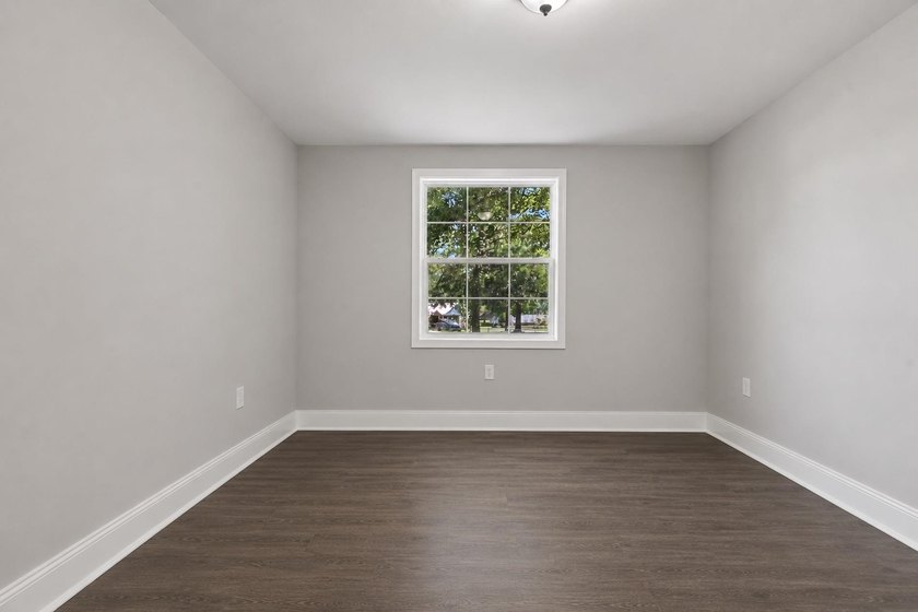 Completely Renovated Home on your owned 1/2 Acre lot with No HOA - photo 36