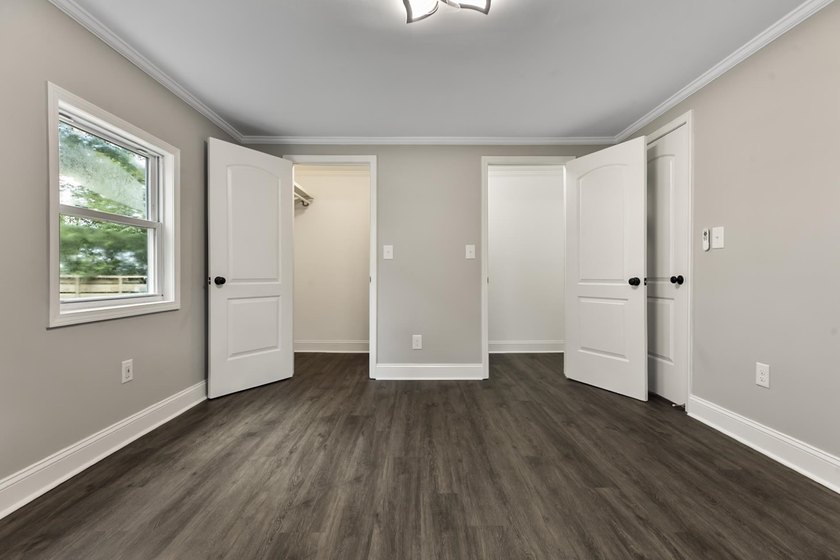Completely Renovated Home on your owned 1/2 Acre lot with No HOA - photo 38