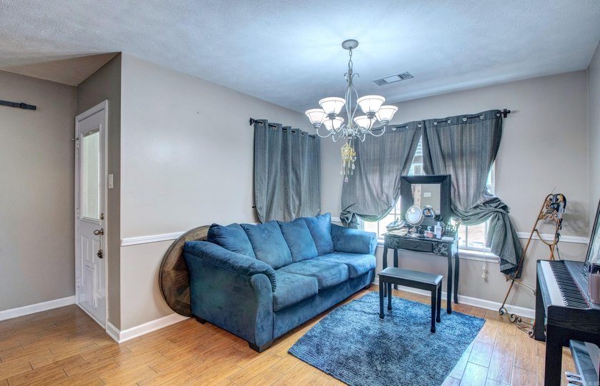 Opportunity awaits in this well designed 3 bedroom, 2 bathroom - photo 11