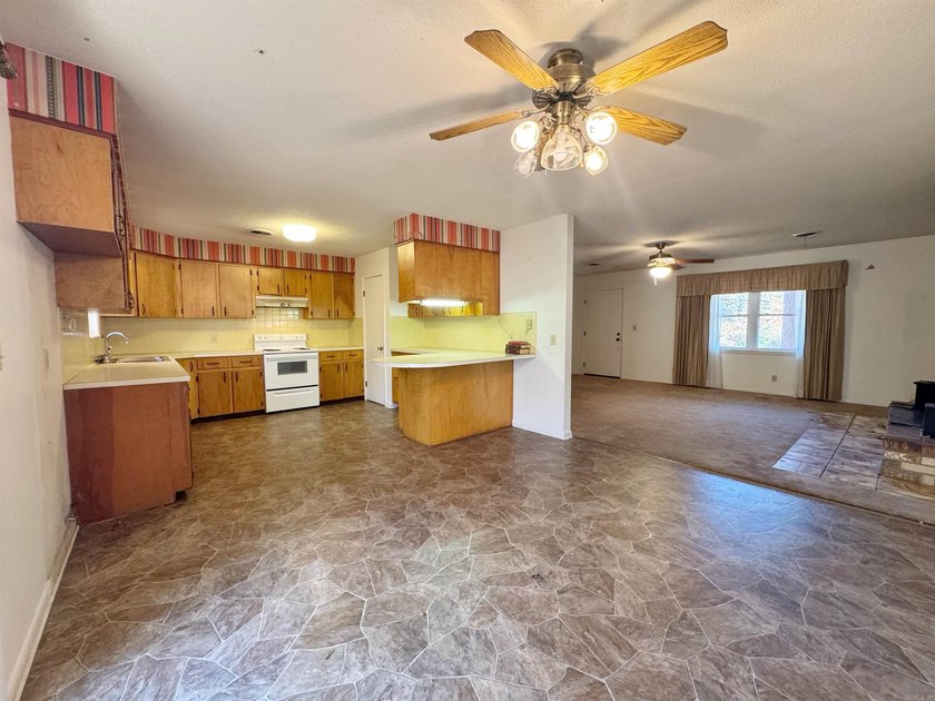 HUGE price drop, Ready to sell quick! Home will be sold as is - photo 15