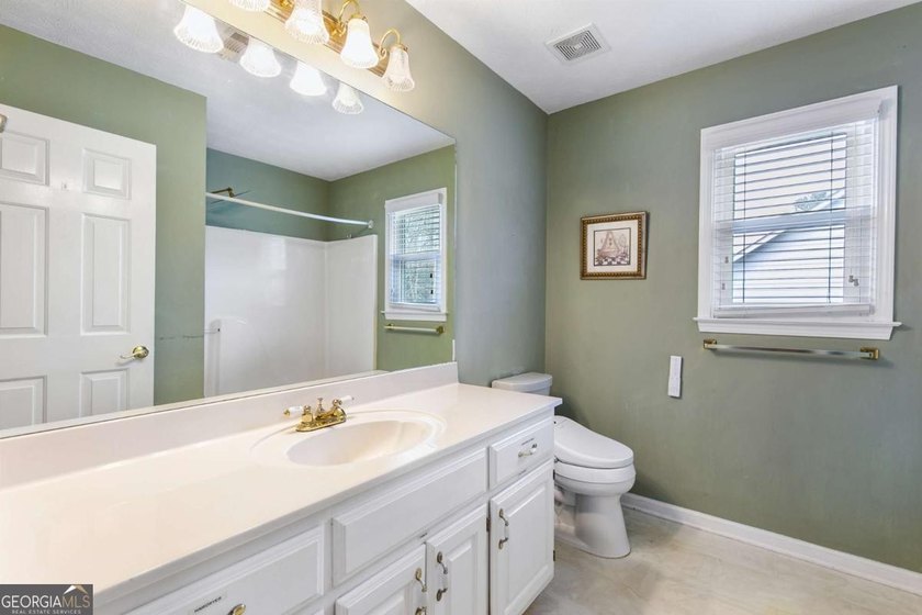 You will love this SPRAWLING RANCH WITH BONUS on a partially - photo 20