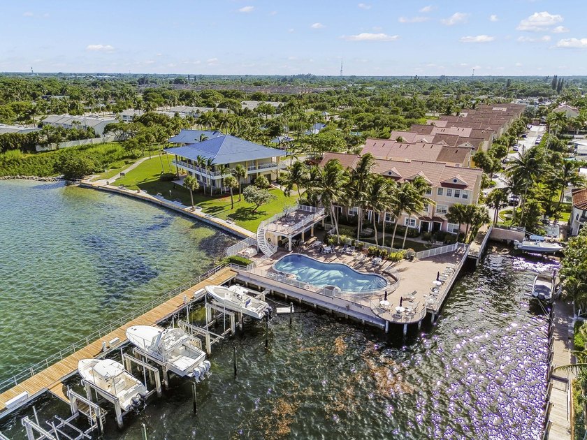 Welcome to 131 Harbors Way, a spacious 3 bedroom, 4 bath - photo 31