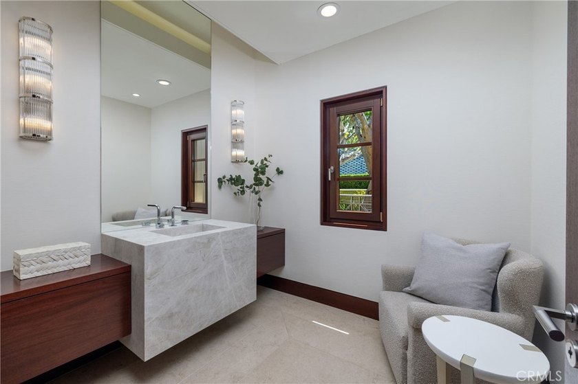 One of the finest turnkey estates ever offered in Pelican Crest - photo 10
