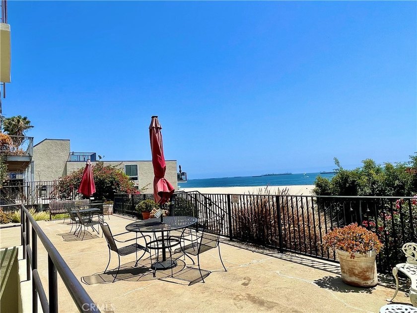 Beautiful Ocean and Sand View from this 7th Floor Condo in the - photo 29