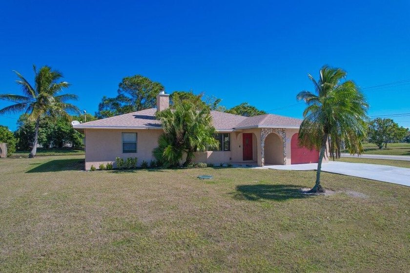 Lakefront Corner-Lot Gem on 1/3 Acre - No HOA! Welcome home to - photo 2