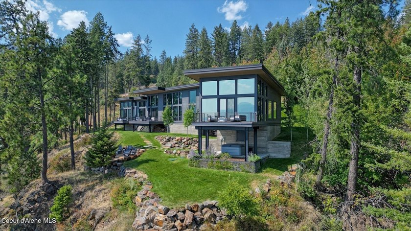 This modern masterpiece provides exceptional privacy within a - photo 5