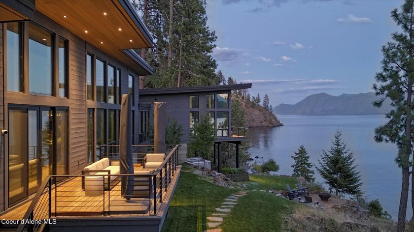 This modern masterpiece provides exceptional privacy within a - photo 9