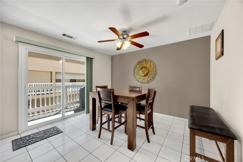 Incredible opportunity to own a beautiful 3-bedroom 3 bath - photo 3