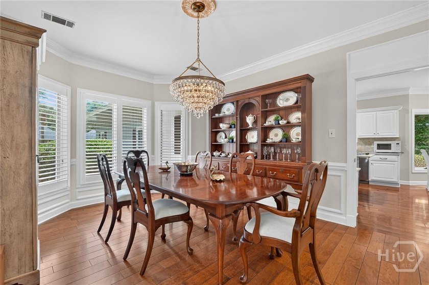 Light filled open floor plan house with beautiful wide plank - photo 5