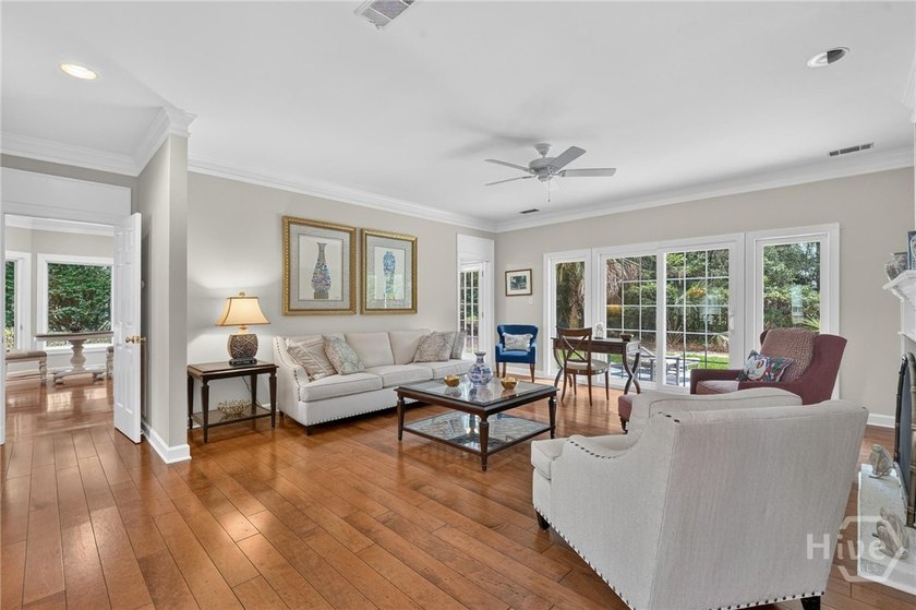 Light filled open floor plan house with beautiful wide plank - photo 8