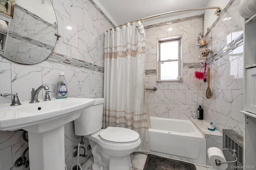 MOTIVATED SELLER! Opportunity awaits with this 3-bedroom, 2 - photo 11