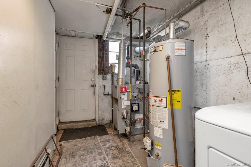 MOTIVATED SELLER! Opportunity awaits with this 3-bedroom, 2 - photo 15