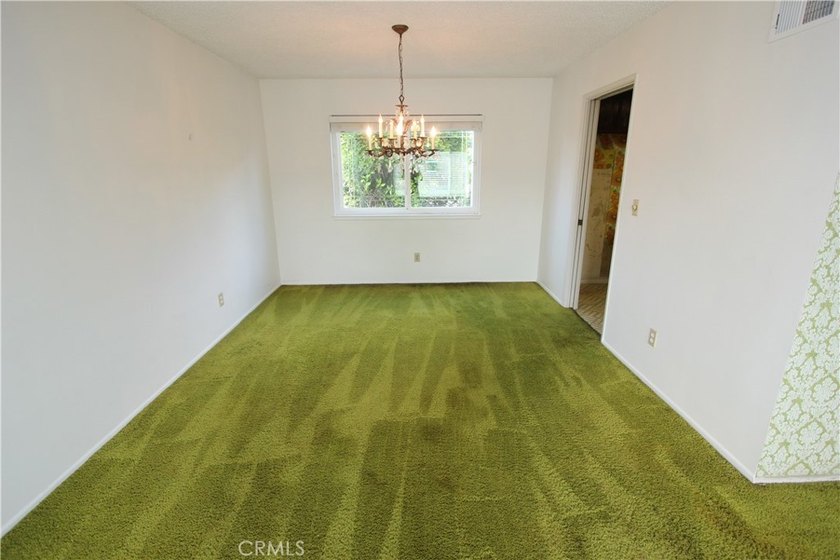 Discover the incredible potential of this spacious 4-bedroom - photo 5