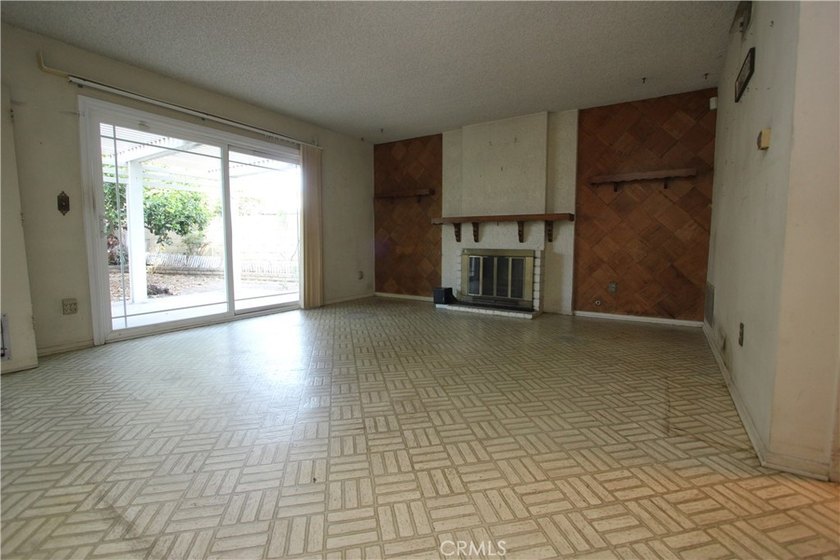 Discover the incredible potential of this spacious 4-bedroom - photo 6