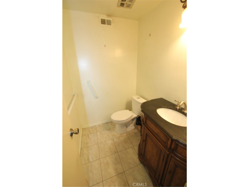 Discover the incredible potential of this spacious 4-bedroom - photo 8