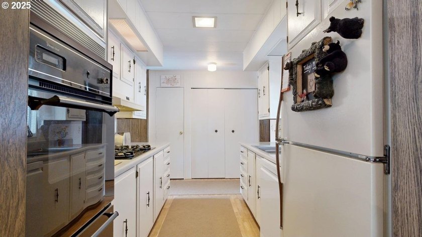 Ocean views, peaceful surroundings, and incredible versatility - photo 6