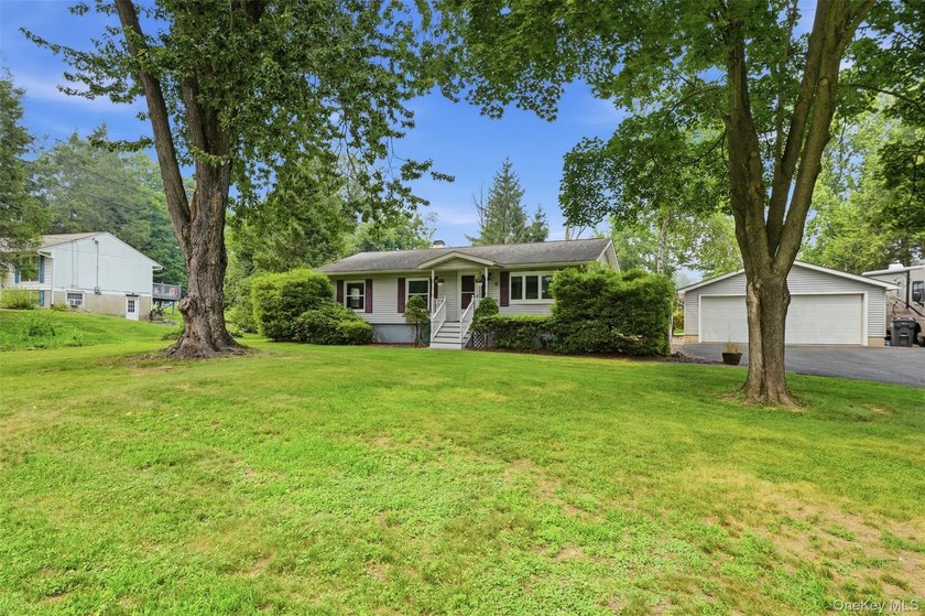 Welcome to 4 Seneca Drive in Milton, New York, a spacious Hudson - photo 23