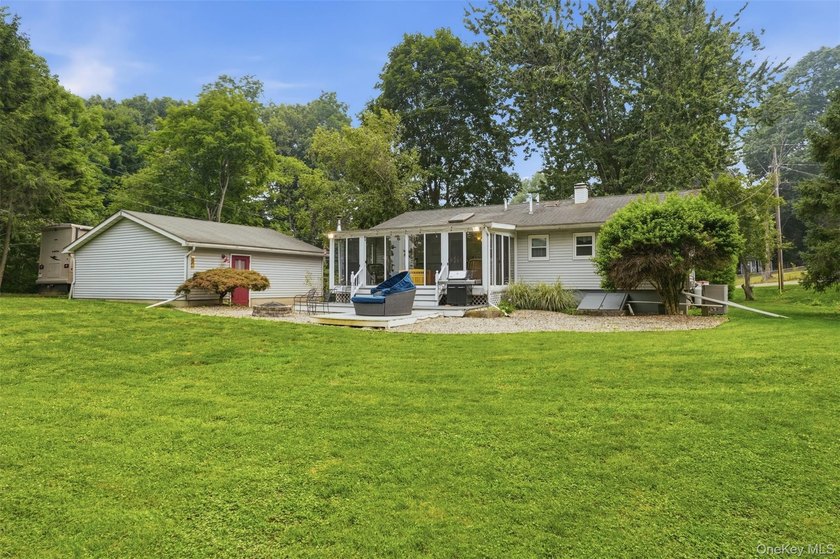 Welcome to 4 Seneca Drive in Milton, New York, a spacious Hudson - photo 24