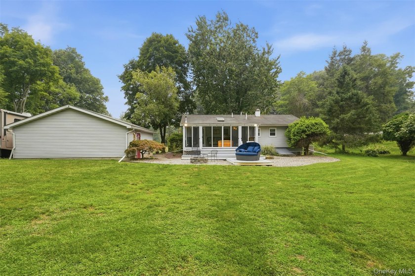 Welcome to 4 Seneca Drive in Milton, New York, a spacious Hudson - photo 25