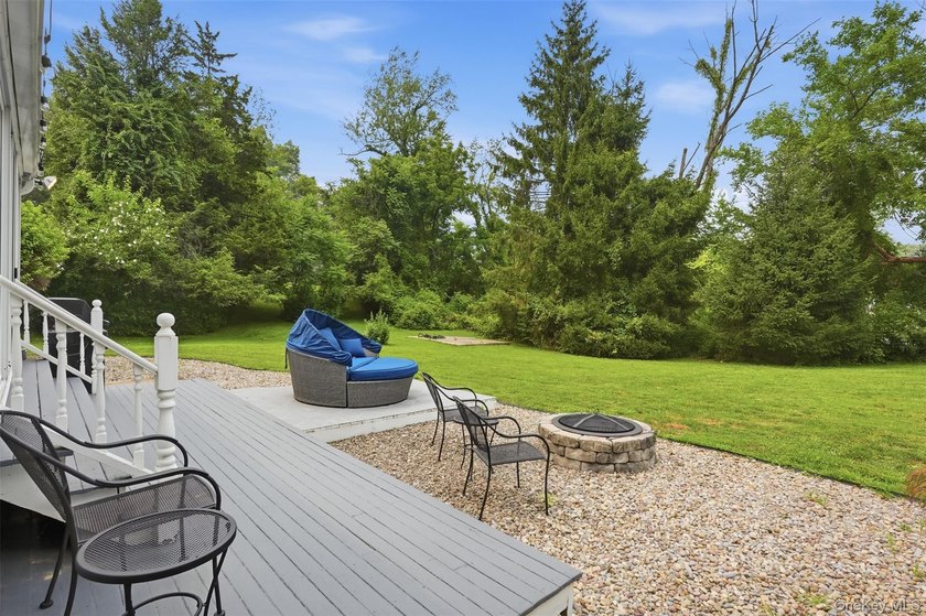 Welcome to 4 Seneca Drive in Milton, New York, a spacious Hudson - photo 38