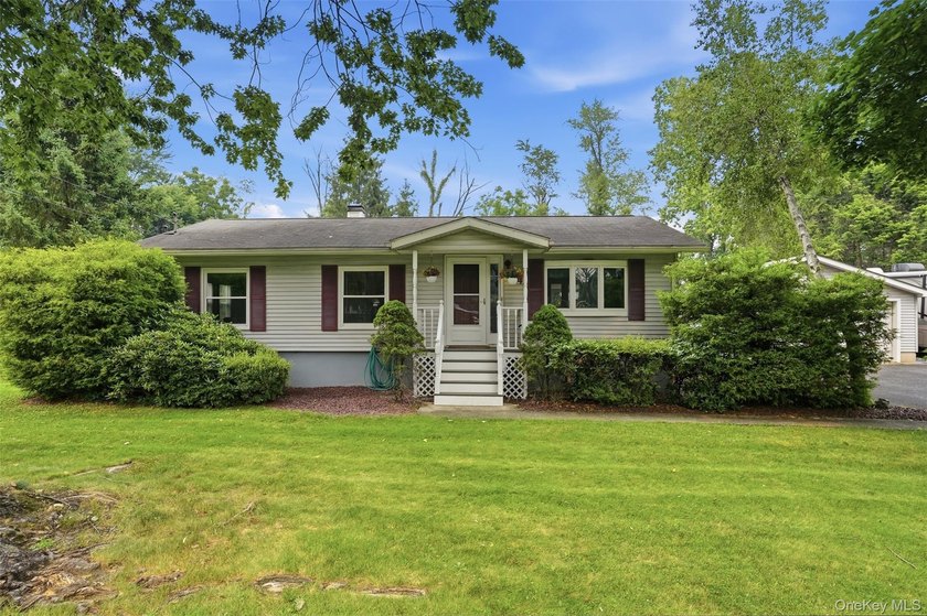 Welcome to 4 Seneca Drive in Milton, New York, a spacious Hudson - photo 41