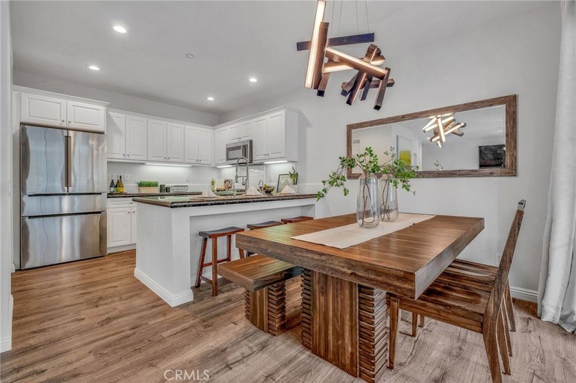 Inviting townhome in the gated Village on Oak community. Walk to - photo 9