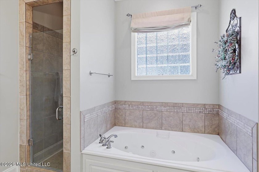 Welcome to this beautiful French Acadian home in the prestigious - photo 18