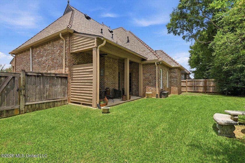 Welcome to this beautiful French Acadian home in the prestigious - photo 28