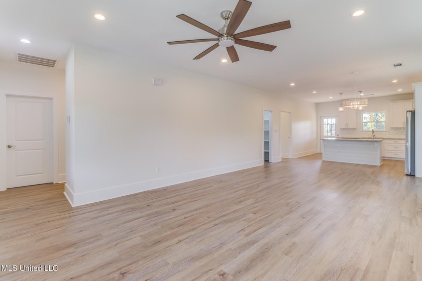 Experience coastal living with this new home that's just a 1/4 - photo 11