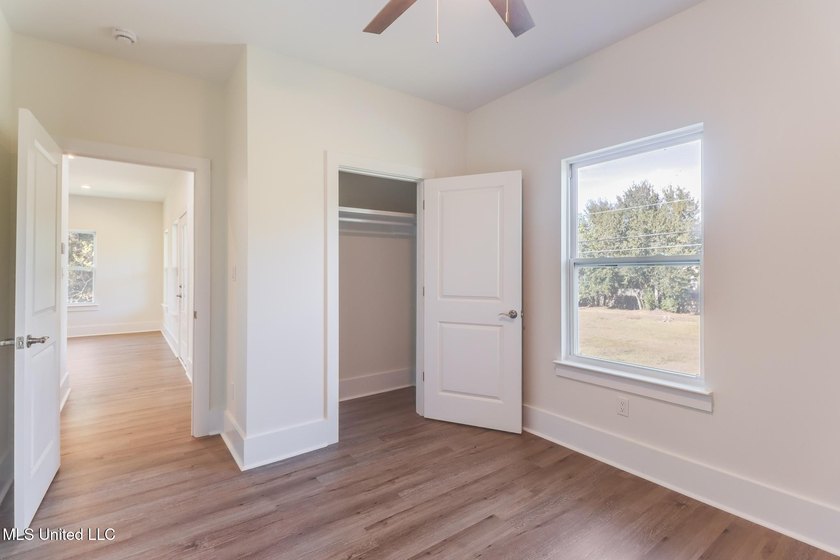 Experience coastal living with this new home that's just a 1/4 - photo 19