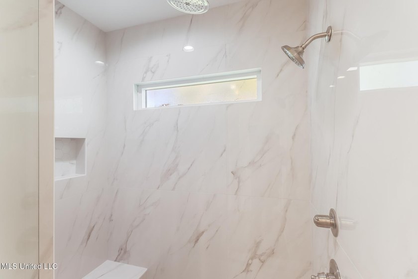 Experience coastal living with this new home that's just a 1/4 - photo 26